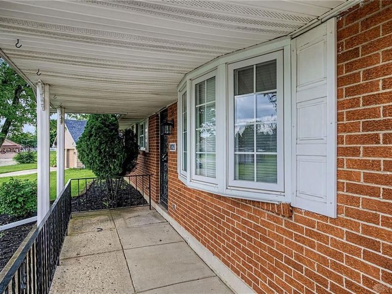 1021 Bethune Circle, Dayton, OH 45417 Photo 4