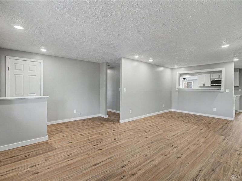 1021 Bethune Circle, Dayton, OH 45417 Photo 8
