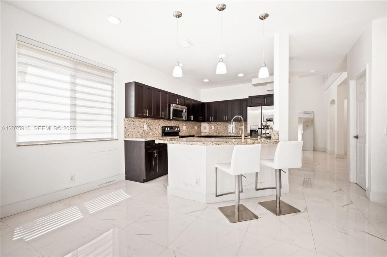 445 Conservation Dr , Weston, FL 33327 Photo