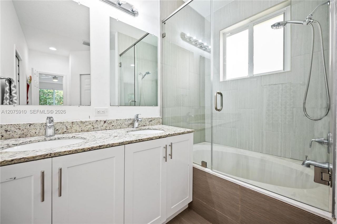 445 Conservation Dr , Weston, FL 33327 Photo