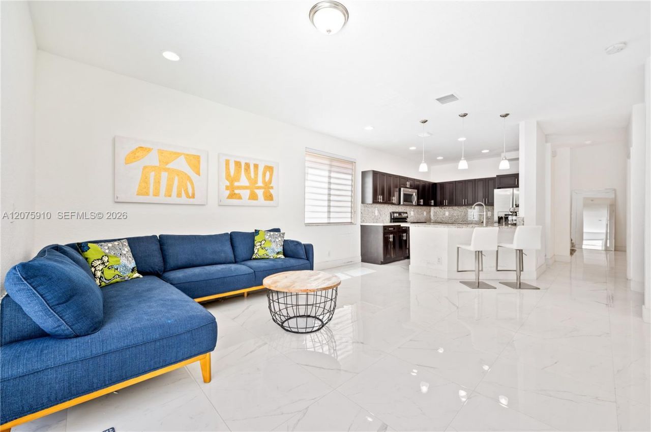 445 Conservation Dr , Weston, FL 33327 Photo