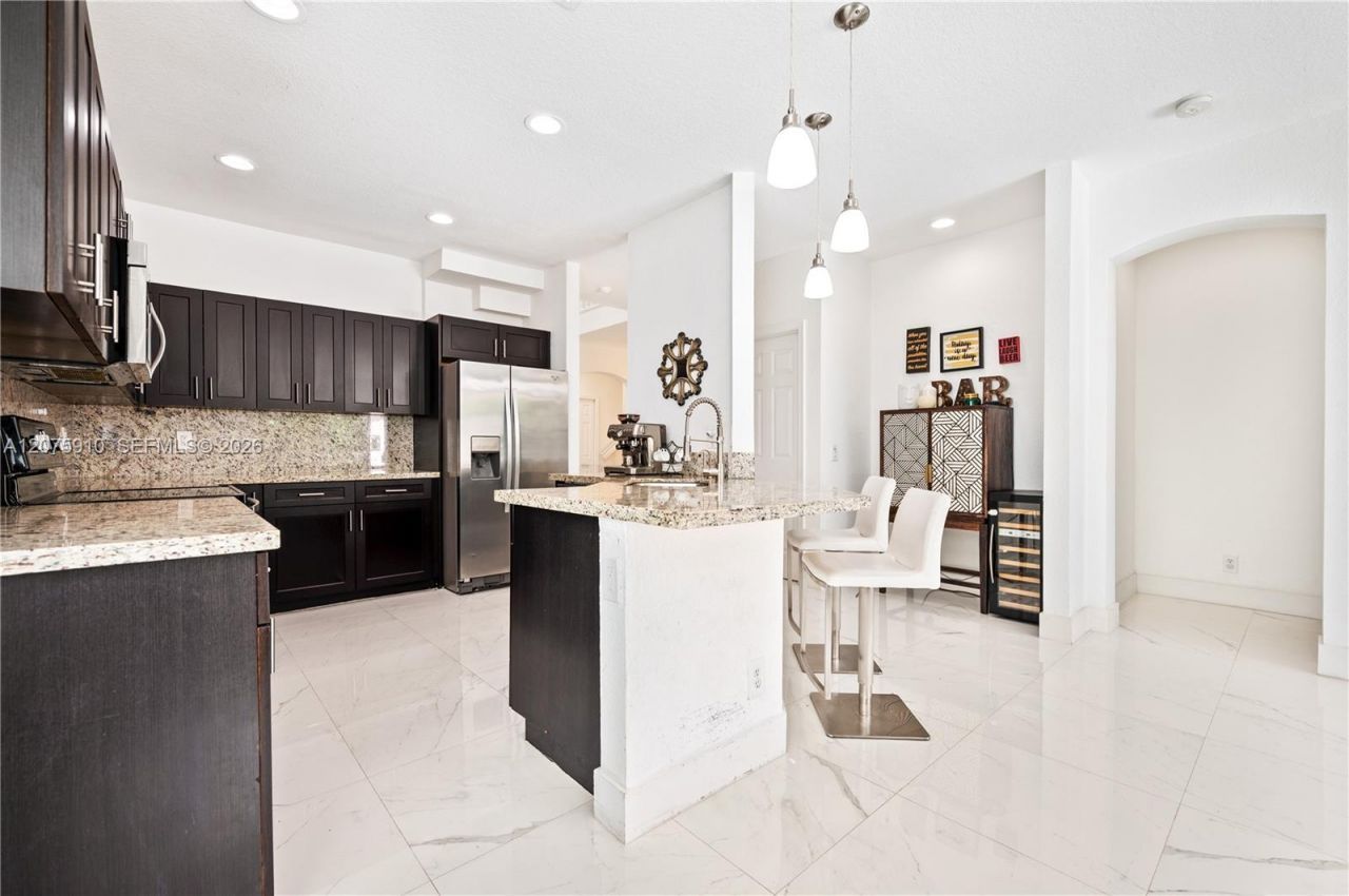 445 Conservation Dr , Weston, FL 33327 Photo