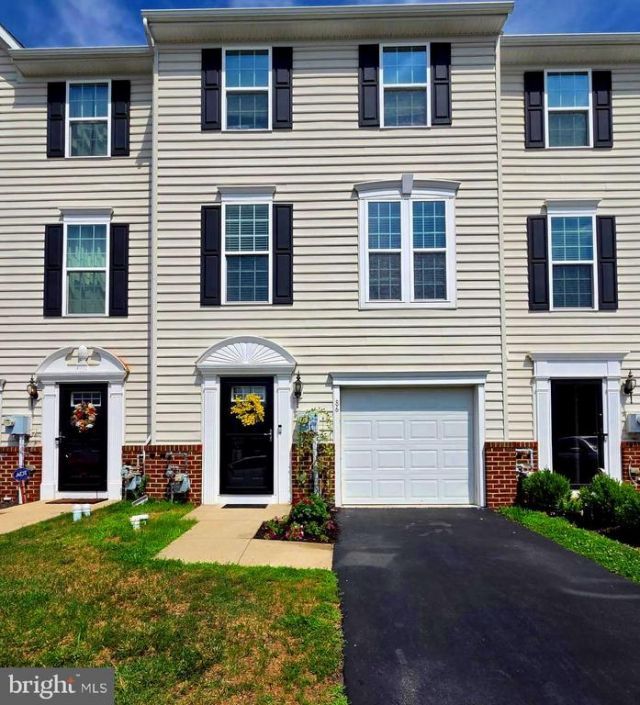86 GREEN VIEW DRIVE , POTTSTOWN, PA 19464