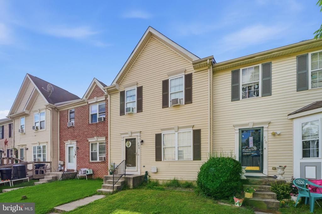 708 VILLAGER , DUNDALK, MD 21222