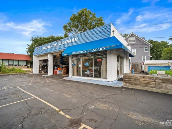 300 W Northwest Highway , Arlington Heights, IL 60004