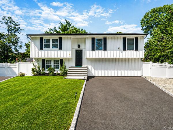 5 Curtis Court , Mastic, NY 11950