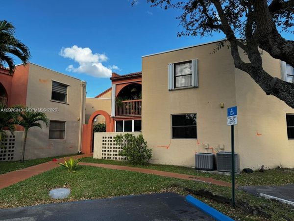 10257 NW 9th St Cir , Unit 102-10, Miami, FL 33172