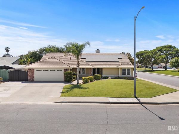 13909 Veracruz Drive, Bakersfield, CA 93314