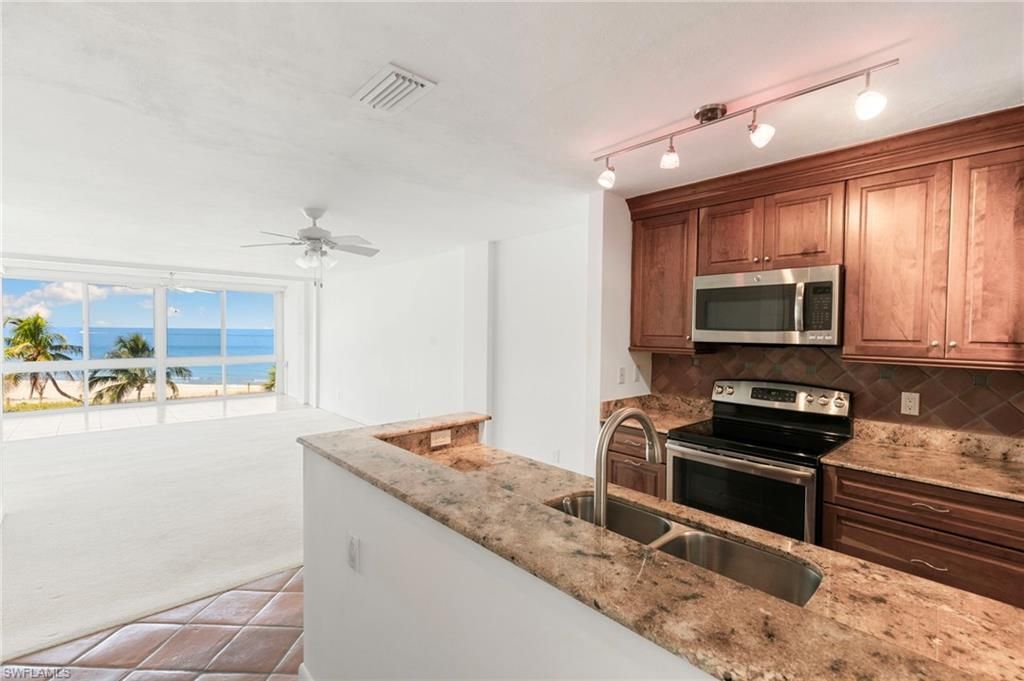2121 Gulf Shore Blvd N, Unit 203, Naples, FL 34102 Photo
