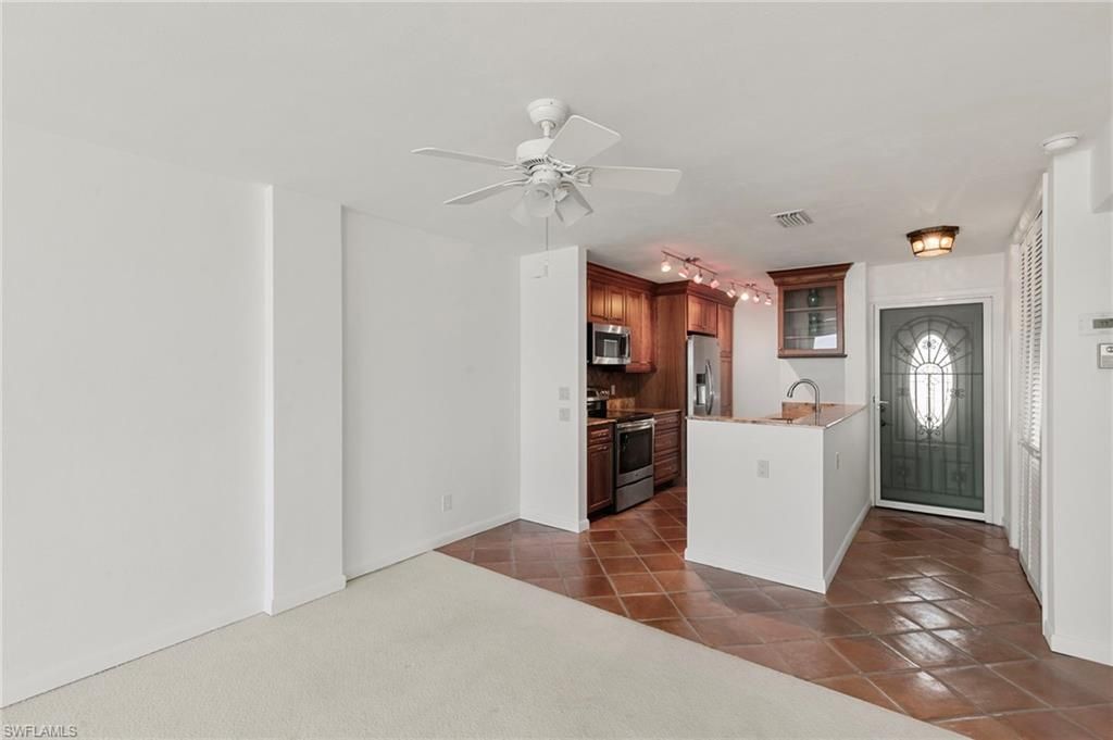 2121 Gulf Shore Blvd N, Unit 203, Naples, FL 34102 Photo