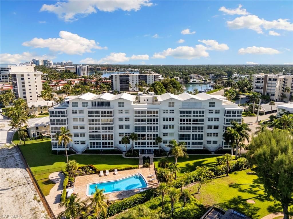 2121 Gulf Shore Blvd N, Unit 203, Naples, FL 34102 Photo