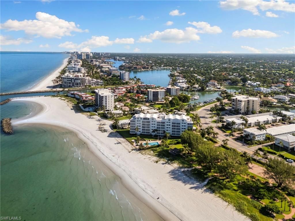 2121 Gulf Shore Blvd N, Unit 203, Naples, FL 34102 Photo