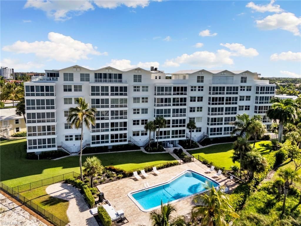 2121 Gulf Shore Blvd N, Unit 203, Naples, FL 34102 Photo