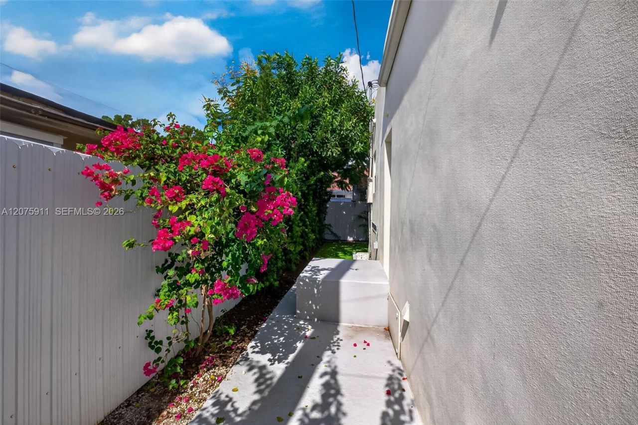 2272 SW 13th St, Miami, FL 33145 Photo