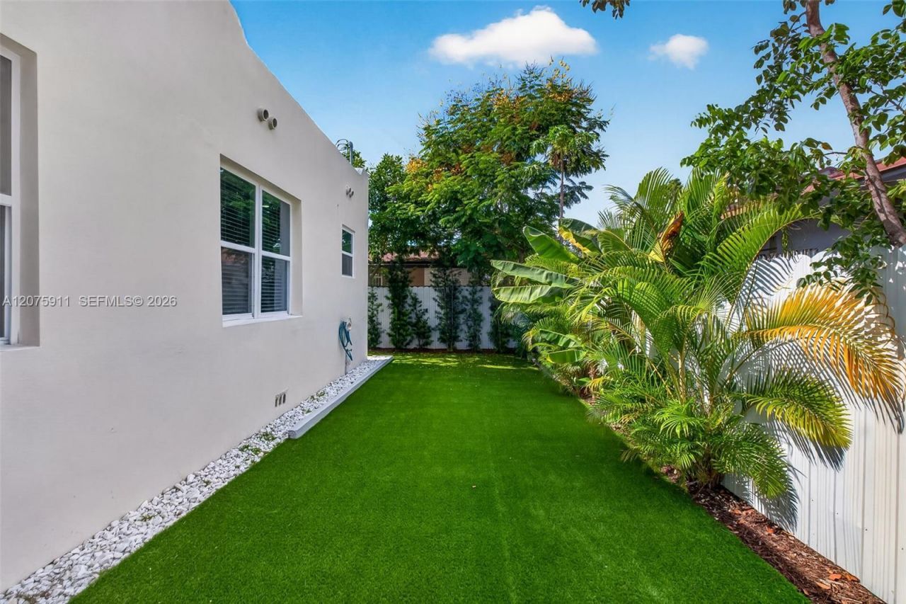 2272 SW 13th St, Miami, FL 33145 Photo