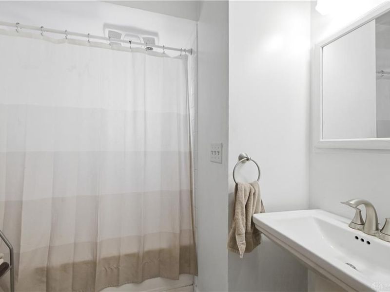 4933 Lindbergh Boulevard, West Carrollton, OH 45449 Photo 8