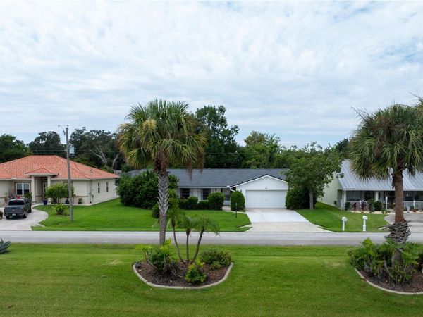 28 FLEMING COURT , PALM COAST, FL 32137
