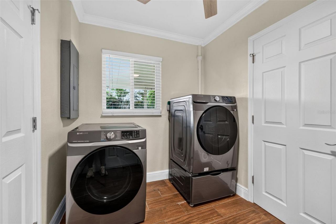 4392 Walnut Street Ne, Saint Petersburg, FL 33703 Photo