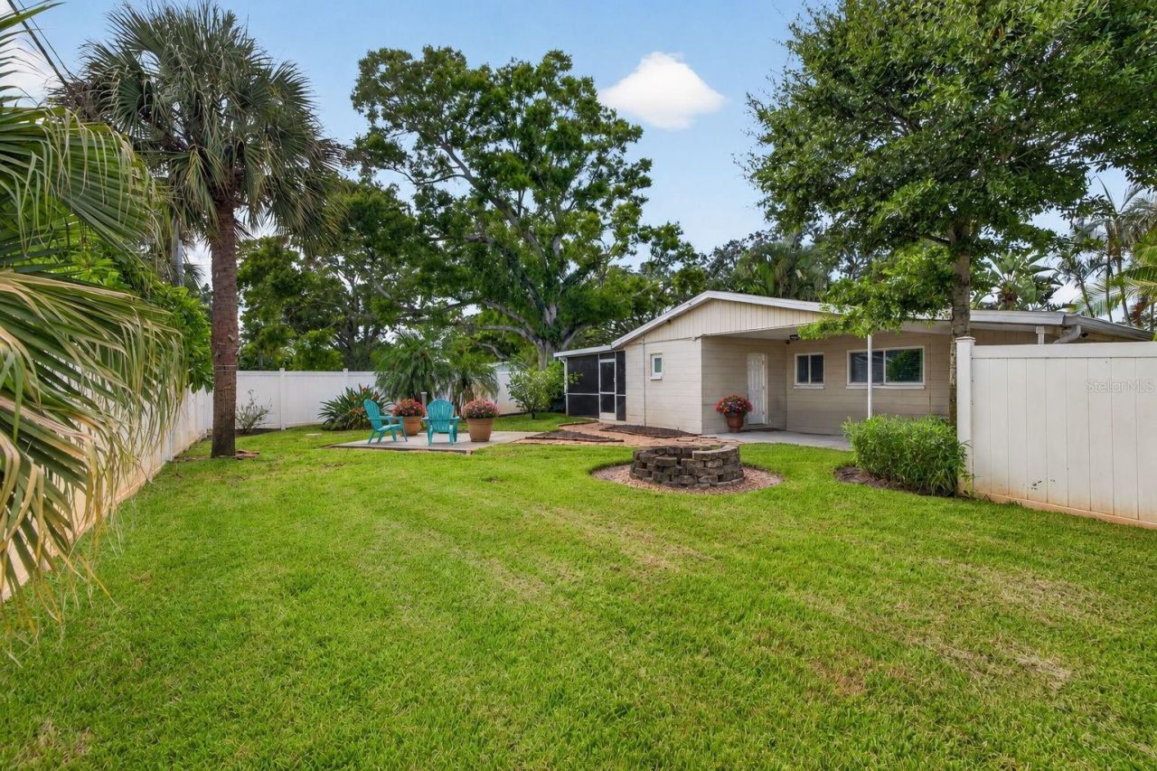 4392 Walnut Street Ne, Saint Petersburg, FL 33703 Photo