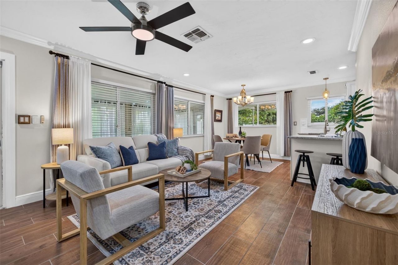 4392 Walnut Street Ne, Saint Petersburg, FL 33703 Photo