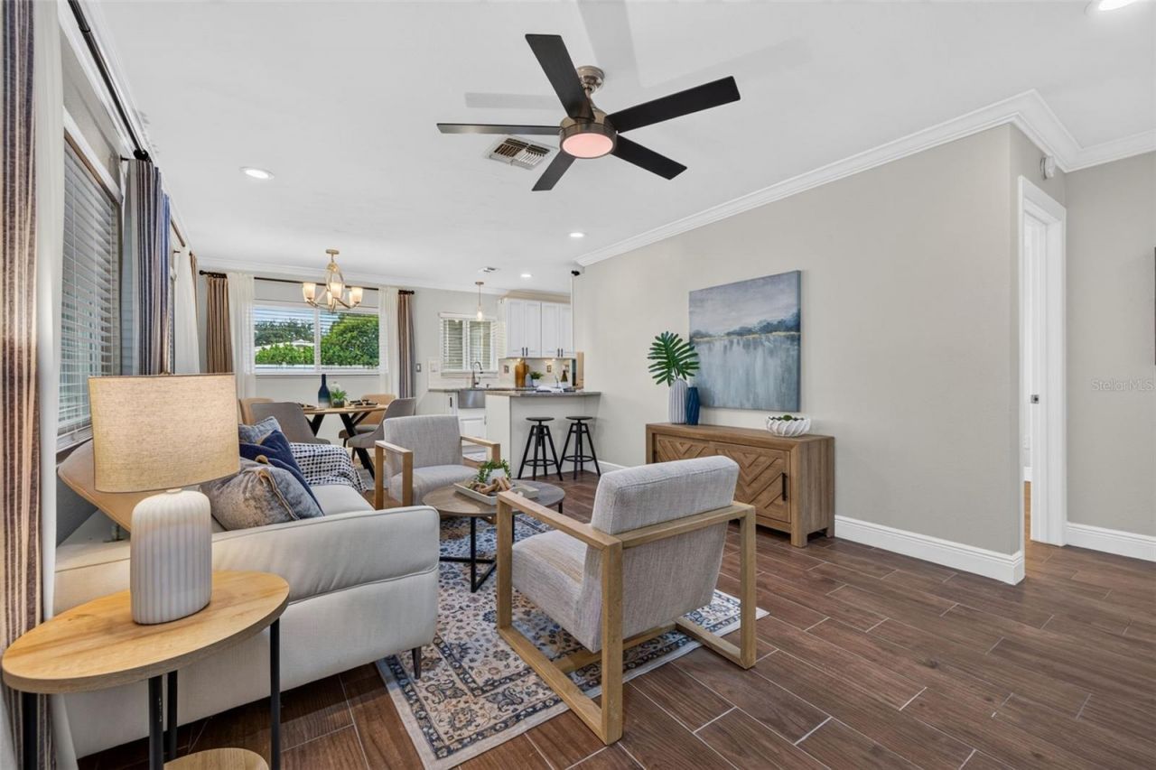 4392 Walnut Street Ne, Saint Petersburg, FL 33703 Photo
