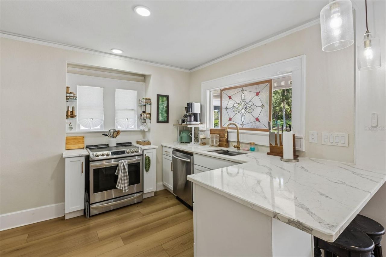 558 10th Ave S , Saint Petersburg, FL 33701 Photo