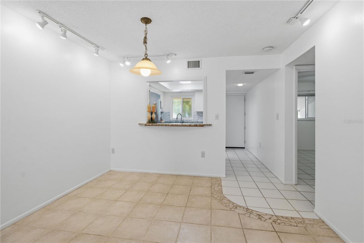 2448 Clubhouse Drive, Unit 202, Sarasota, FL 34232 Photo