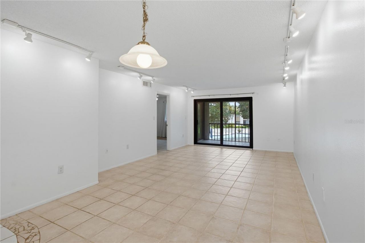 2448 Clubhouse Drive, Unit 202, Sarasota, FL 34232 Photo