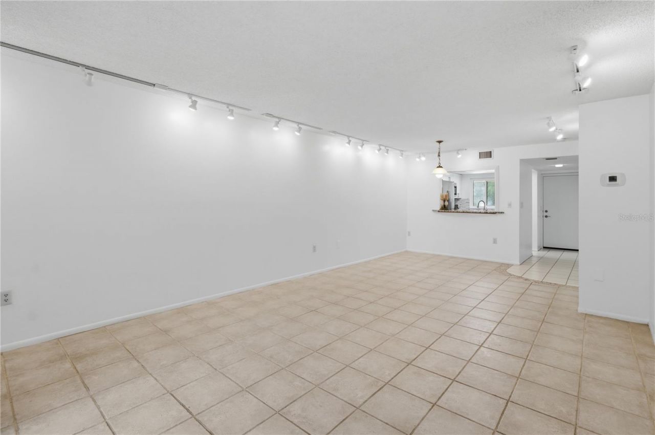 2448 Clubhouse Drive, Unit 202, Sarasota, FL 34232 Photo