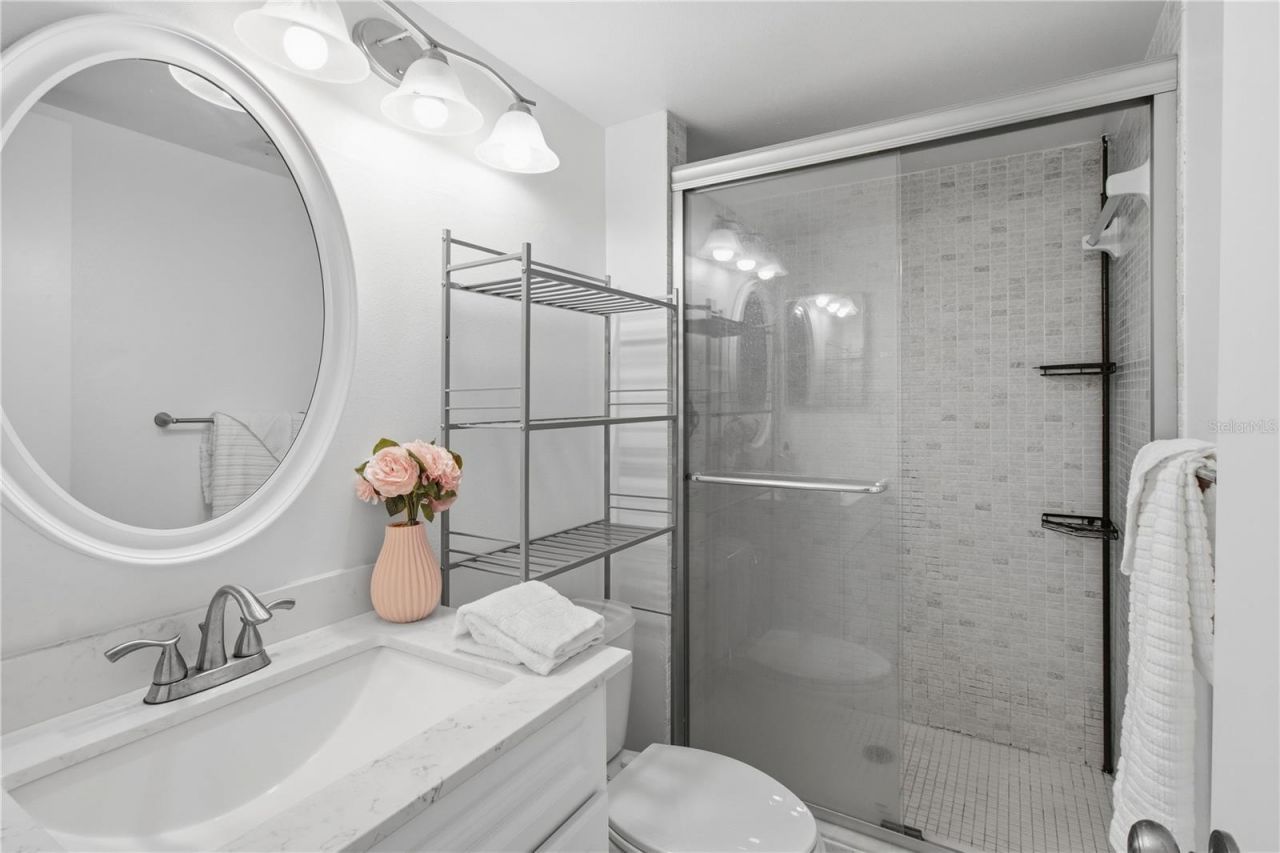 2448 Clubhouse Drive, Unit 202, Sarasota, FL 34232 Photo