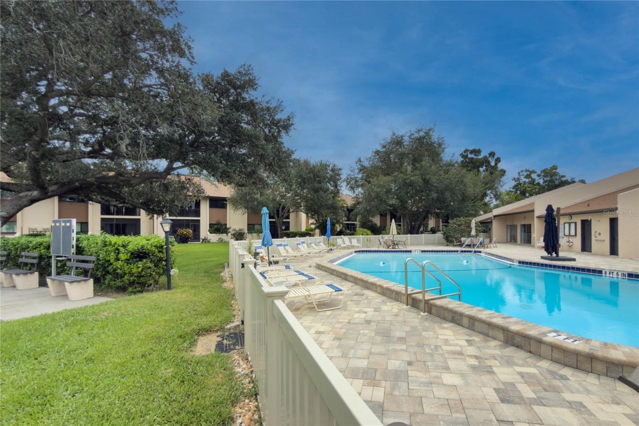 2448 Clubhouse Drive, Unit 202, Sarasota, FL 34232 Photo