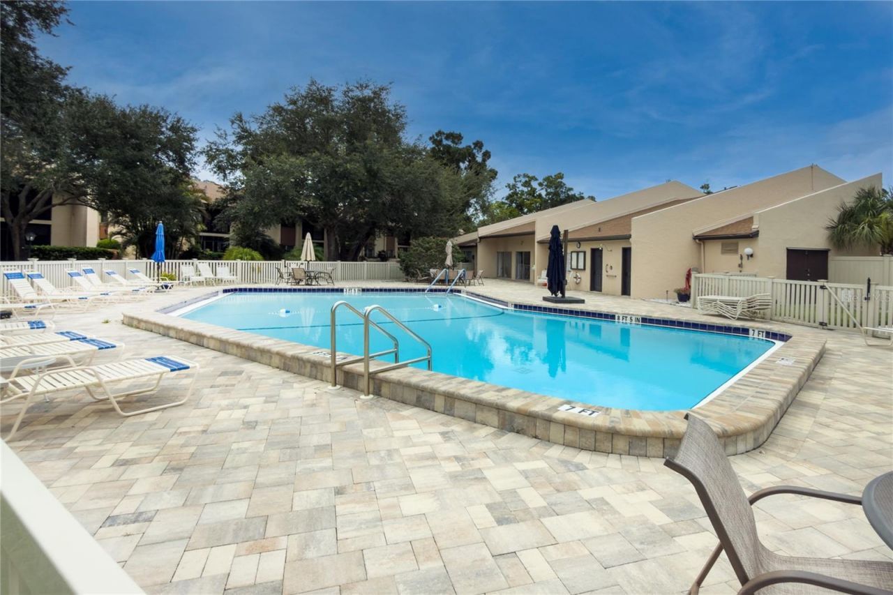 2448 Clubhouse Drive, Unit 202, Sarasota, FL 34232 Photo