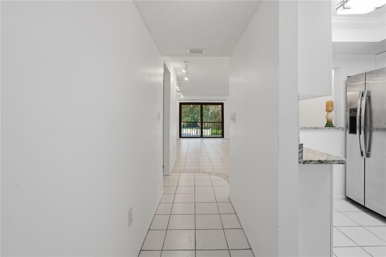 2448 Clubhouse Drive, Unit 202, Sarasota, FL 34232 Photo