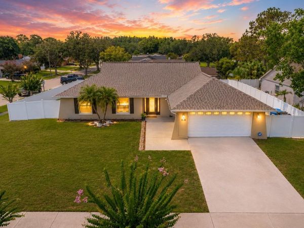4102 W BANK AVENUE , TAMPA, FL 33624