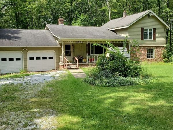 18418 Geauga Lake Road , Chagrin Falls, OH 44023