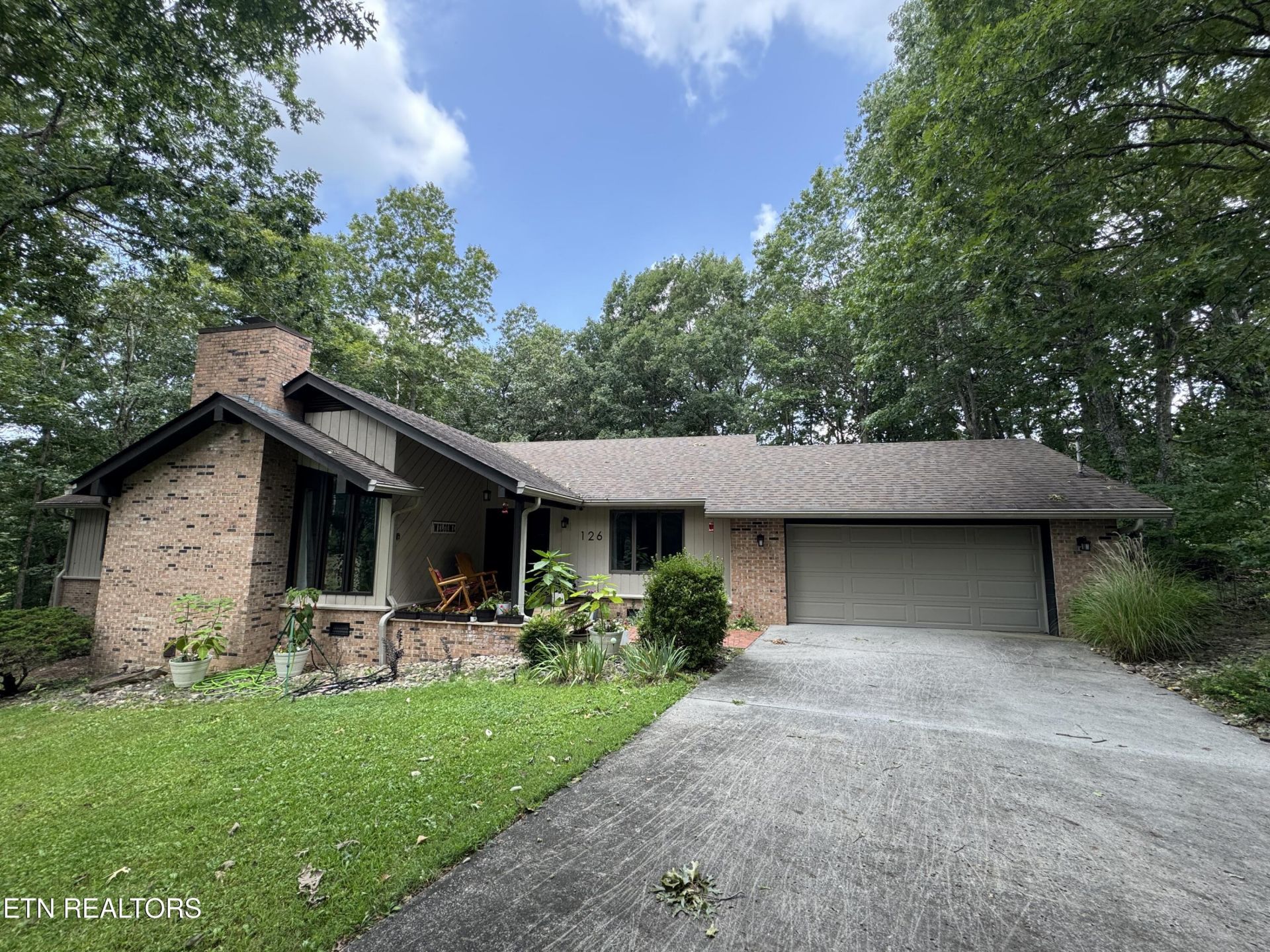 126 Rolling Green Drive, Crossville, TN 38558 Main Photo