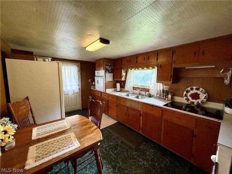 7176 Pearl Road SE, Amsterdam, OH 43903 Photo 11