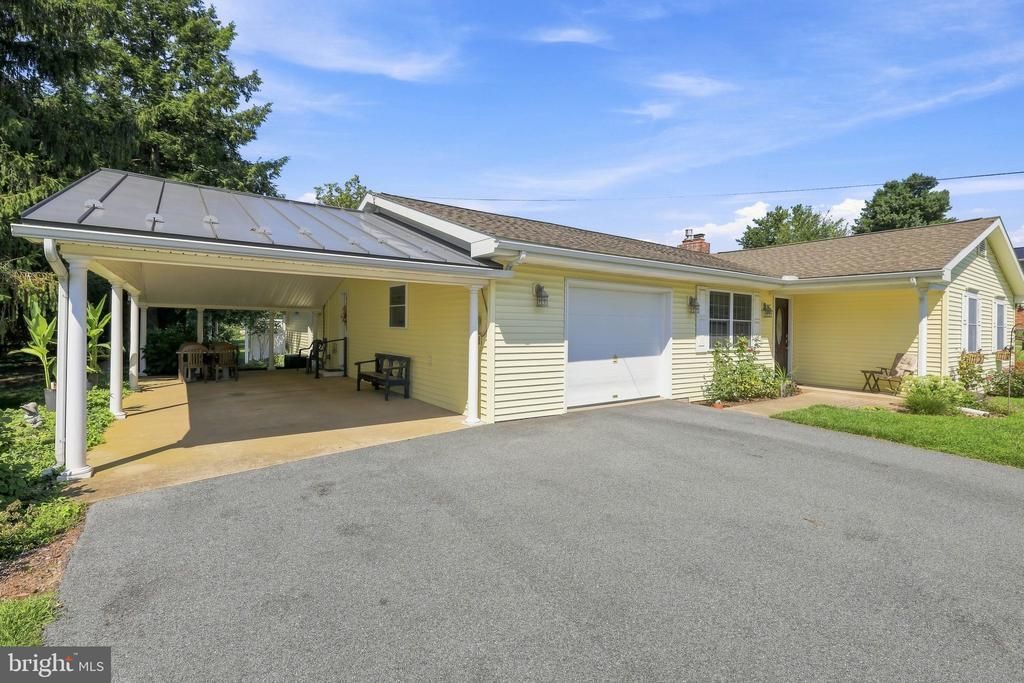 313 LINDEN STREET , EAST EARL, PA 17519