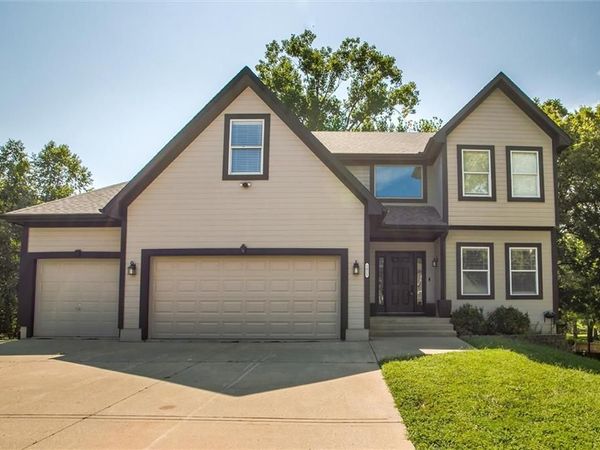 1021 SW 13th Terrace, Lee's Summit, MO 64081