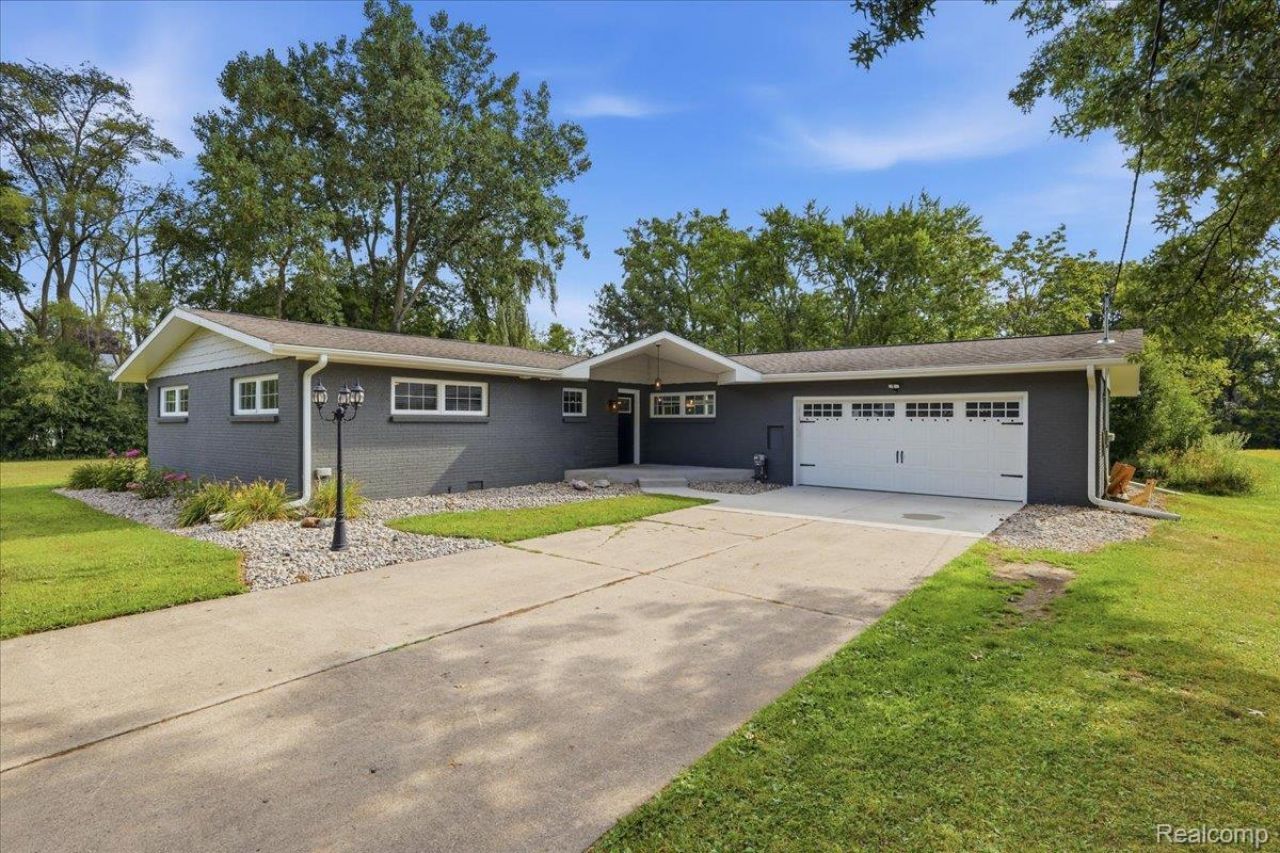 1360 Hemmeter Road, Saginaw Township, Mi 48638 Main Photo