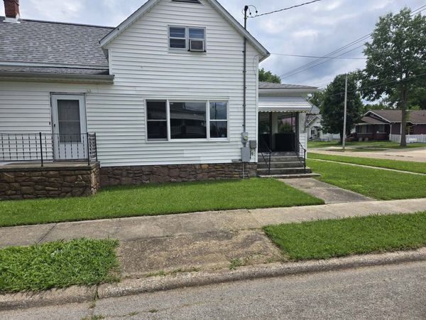 128 W Homer Avenue , Harrisburg, IL 62946
