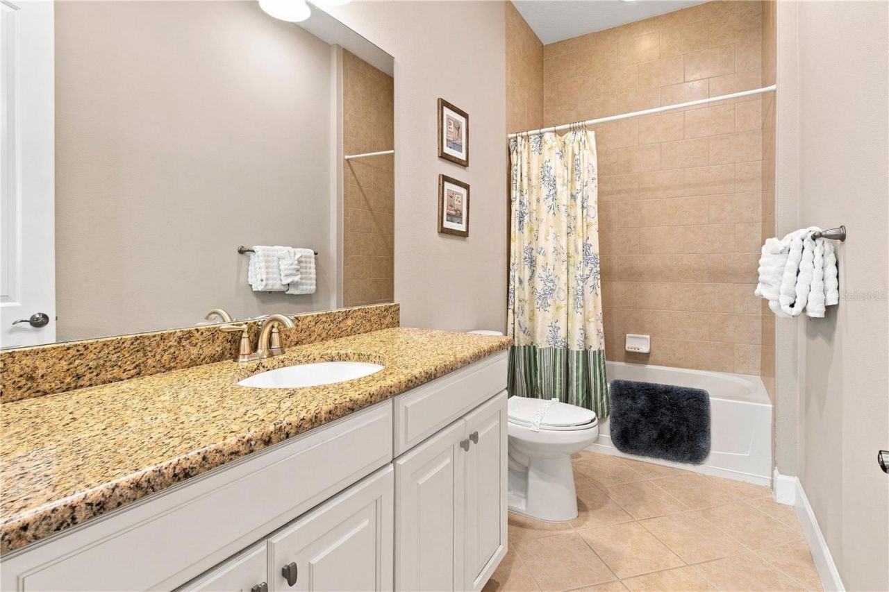 311 Sapphire Lake Drive, Unit 202, Bradenton, FL 34209 Photo