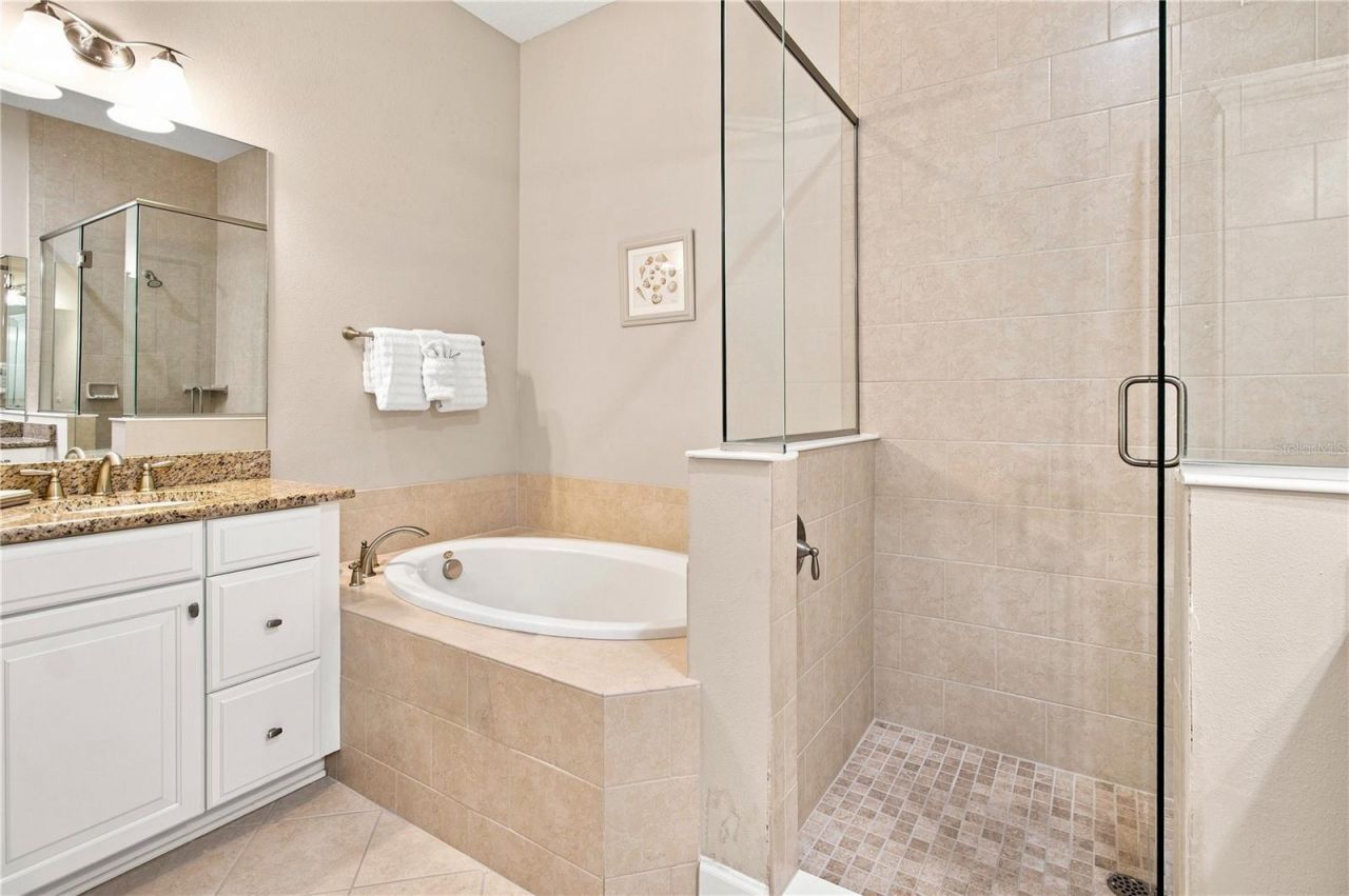 311 Sapphire Lake Drive, Unit 202, Bradenton, FL 34209 Photo