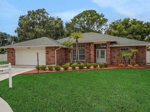 102 HILLSIDE COURT , WINTER HAVEN, FL 33884