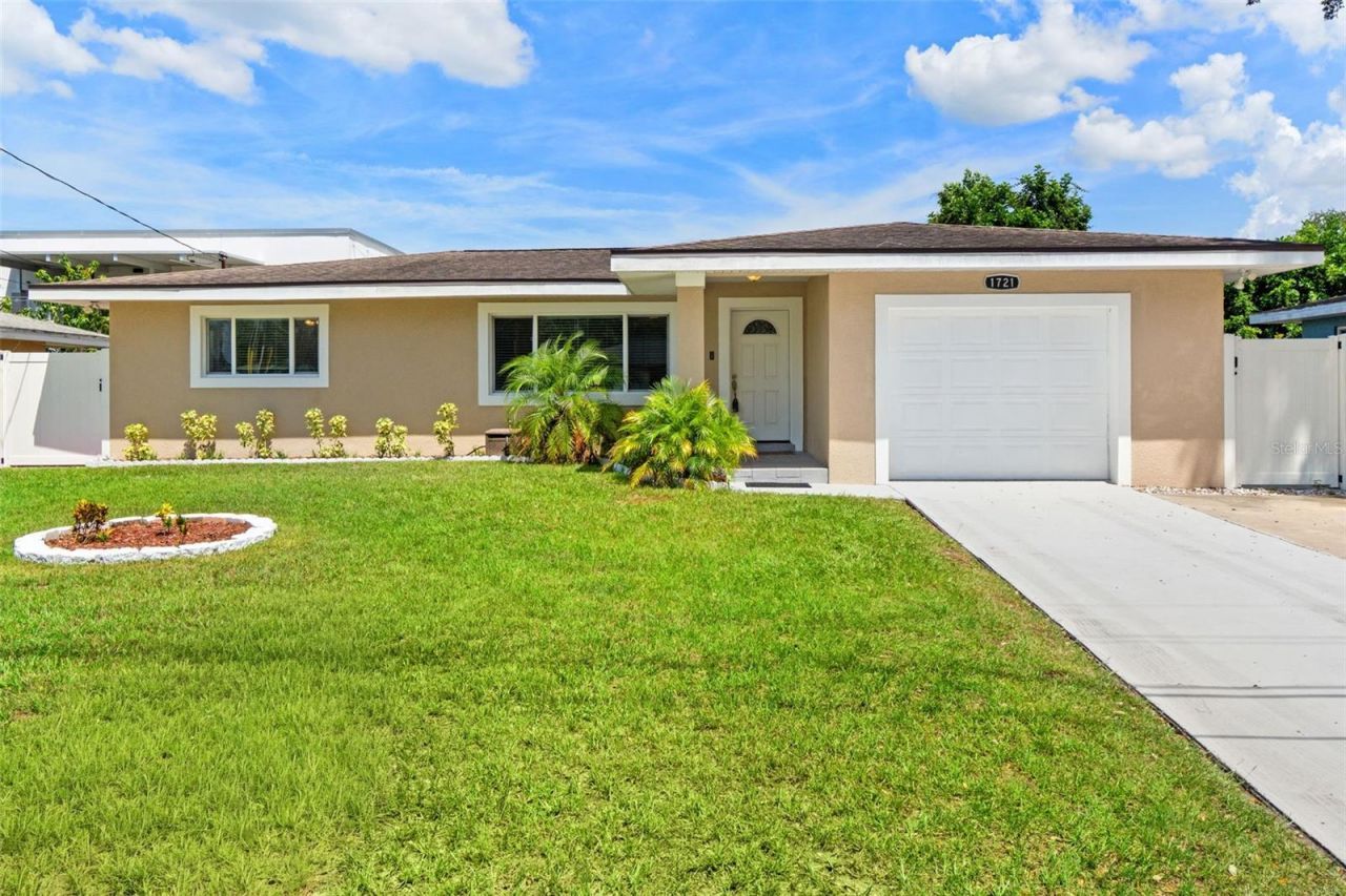 1721 S Jefferson Avenue, Clearwater, FL 33756 Main Photo