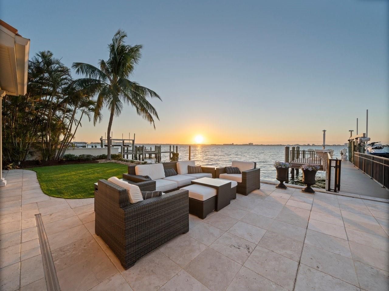504 55 Th Avenue, Saint Pete Beach, FL 33706 Photo
