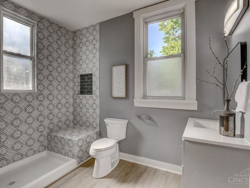 871 Hutchins Avenue, Cincinnati, OH 45229 Photo 8
