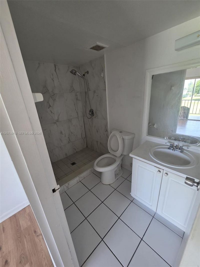 5100 SW 41st St , Unit 320, Hollywood, FL 33023 Photo
