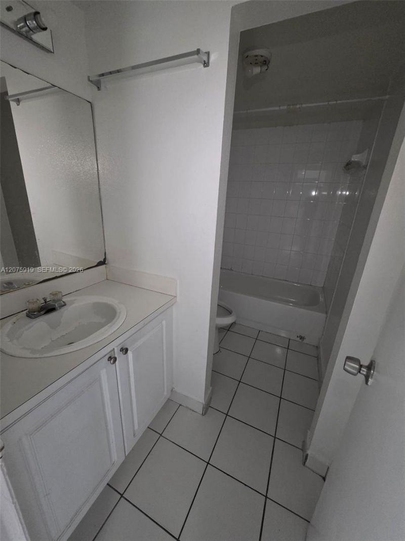 5100 SW 41st St , Unit 320, Hollywood, FL 33023 Photo
