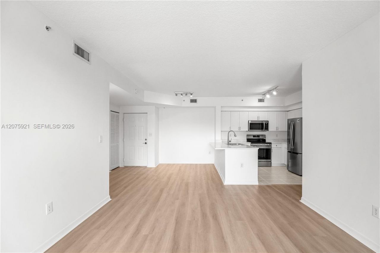 6851 SW 44th St, Unit 209, Miami, FL 33155 Photo